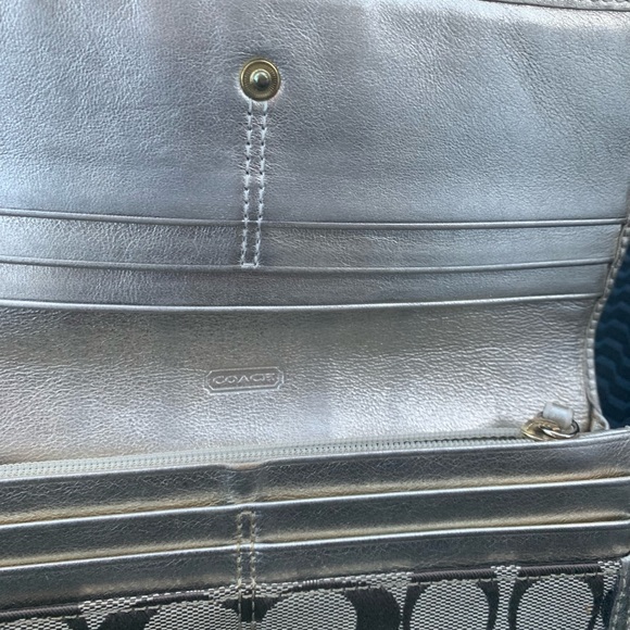 Authentic Monogrammed Coach Full Wallet - Picture 5 of 5